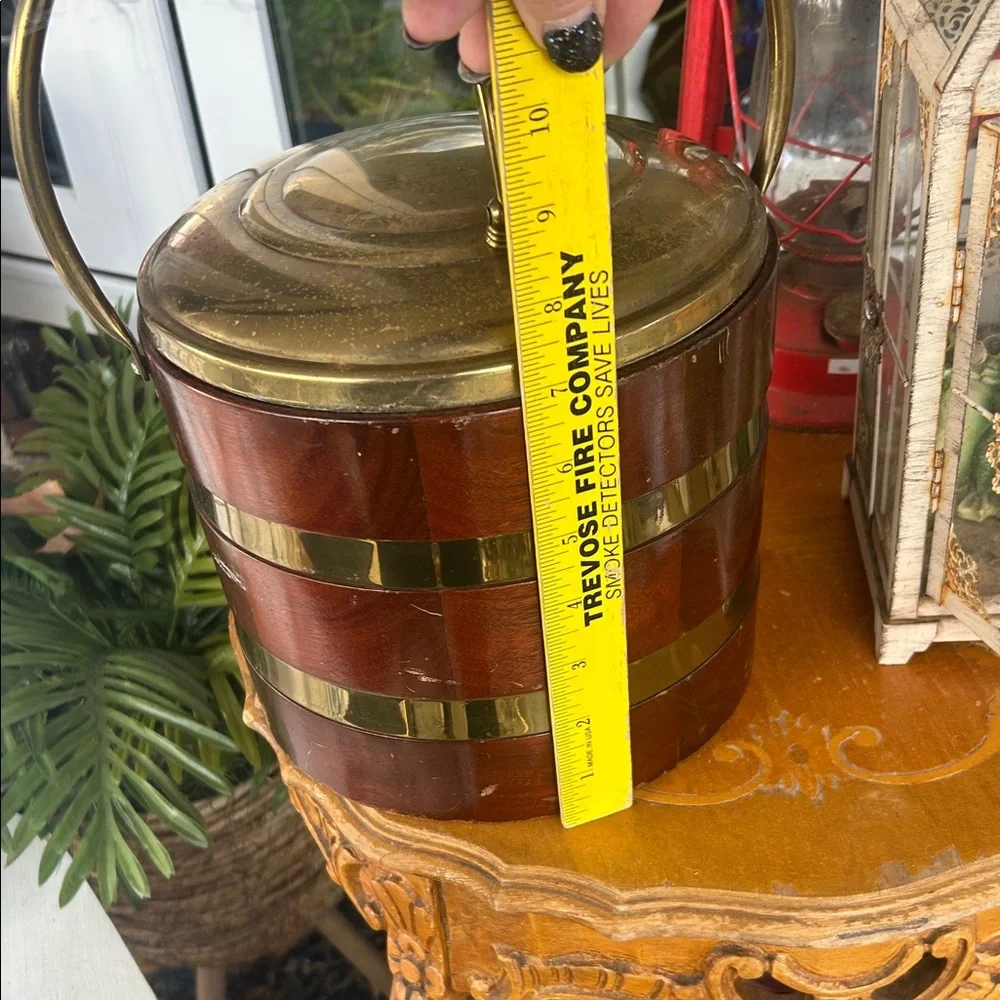 ANTIQUE WOOD & BRASS ICE BUCKET